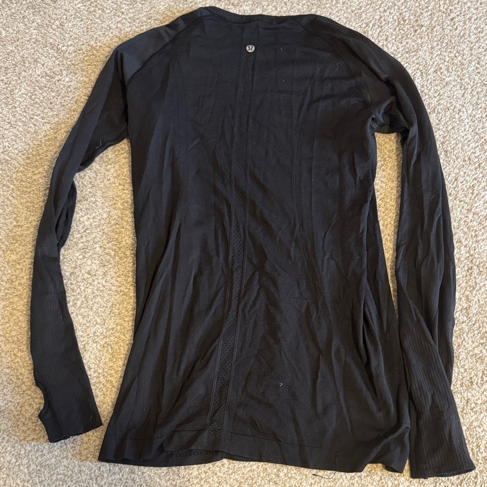 Lulu Lemon Swiftly Tech Long-Sleeve - Picture 3 of 4
